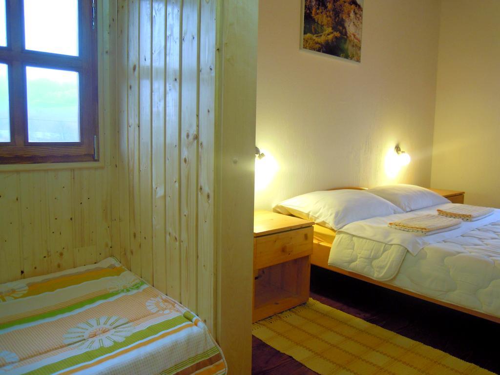 Wooden House Nela Near Plitvice Lakes Smoljanac Pokój zdjęcie