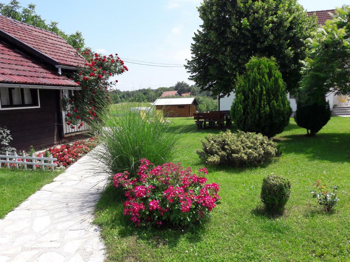 Wooden House Nela Near Plitvice Lakes Smoljanac Zewnętrze zdjęcie